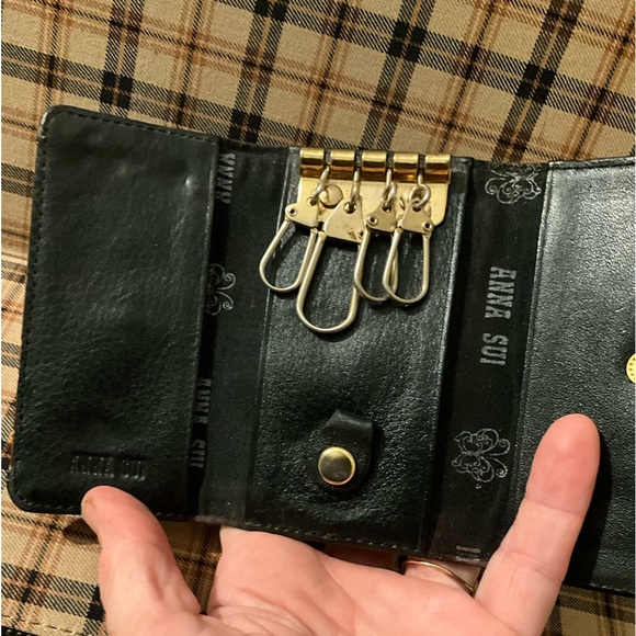 Cool beautiful Patent leather Black Vintage Small Anna Sui snap Keychain Wallet - Picture 5 of 5